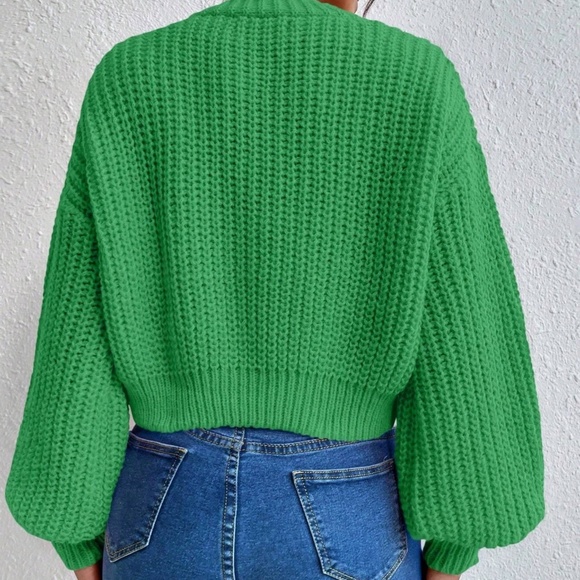 Cozy Cable knit Button Oversized Cropped Cardigan - Picture 5 of 5
